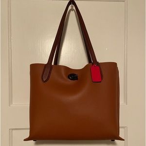 COACH Willow Pebble Leather Tote Bag-Brown